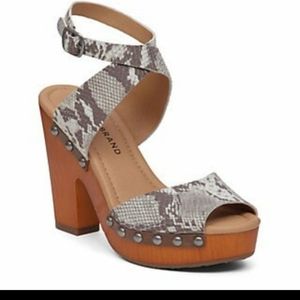 Lucky Brand Nessah snakeskin sandals size 9